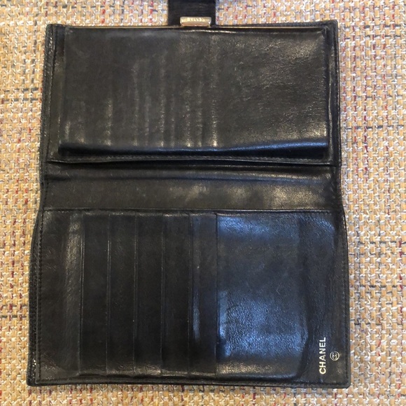 Authentic CHANEL Caviar Skin CC Logo Long Black Bifold Kisslock Wallet - Picture 7 of 15